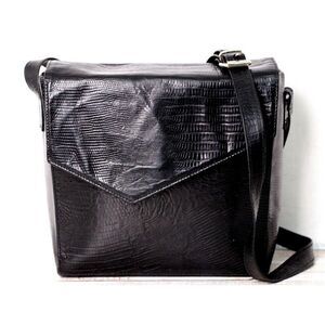 VTG Nordstrom Italy SNAKE BLACK GENUINE LEATHER FLAP X-BODY SHOULDER BAG PURSE